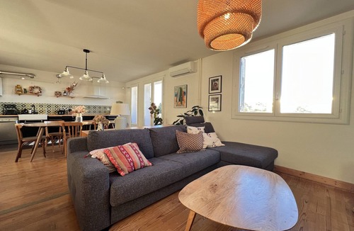 Toulouse Left Bank Apartment | River-view apartment in Toulouse
