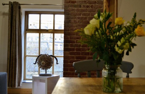 Wadsworth Apartment | River View Apartment