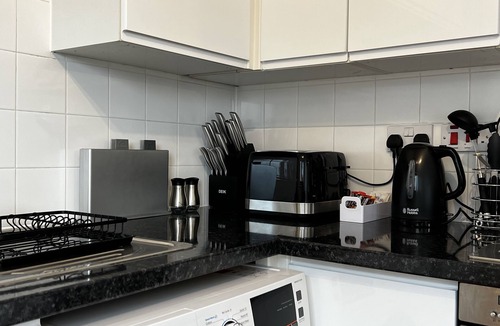 Dundee Apartment | River view apartment with free parking