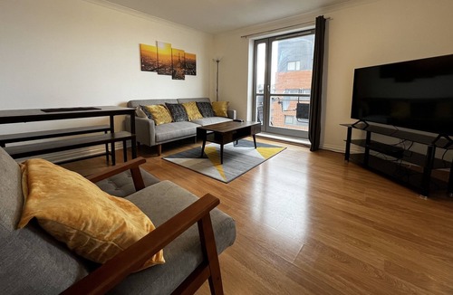 Dundee Apartment | River view apartment with free parking