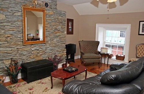 Harpers Ferry House | River View East - Full Bed