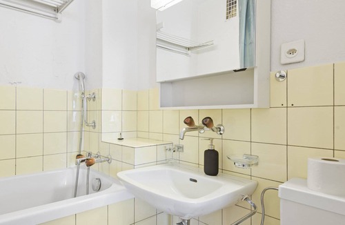 Lucerne Apartment | River view flat, 2min from Luzern Station