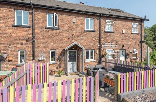 Stanley Cottage | River View Holiday Cottage in Yorkshire