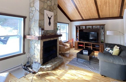 Piedmont Cabin | River View Mountain View 4 Skis Around Cozy Cottage