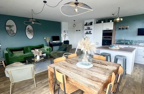 Republique - Les Ponts Apartment | River View, Nantes Island, flat for 4