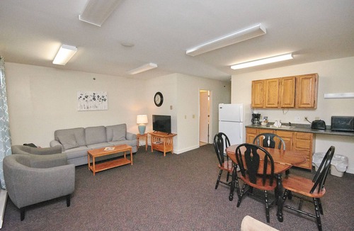 Bethel Hotel | River View Resort