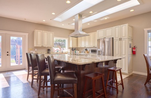 Peshastin House | River View Retreat -Easy access to Leavenworth.