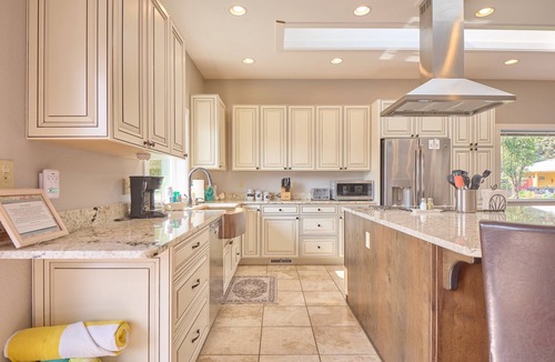 Peshastin House | River View Retreat -Easy access to Leavenworth.