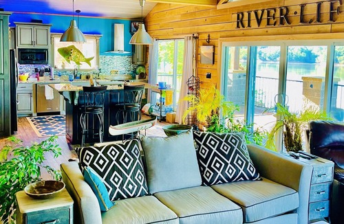 Morris Chapel House | River View & Retreat