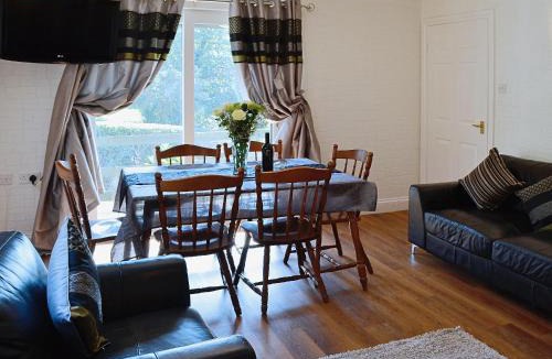 Liskeard House | River View Villa - Cv44