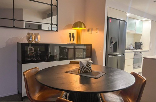 Brisbane Central Business District Apartment | River Views | 2 Bed 2 Bath Apt + Secure Parking