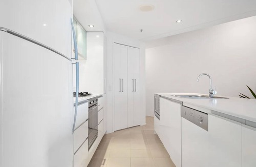 Brisbane Central Business District Apartment | River Views | 2 Bed 2 Bath Apt + Secure Parking