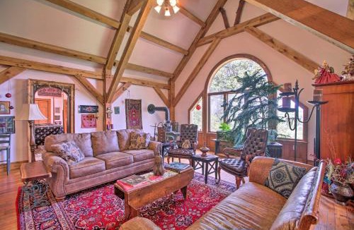 Scottsville Apartment | River Views and Deck Peaceful Virginia Retreat