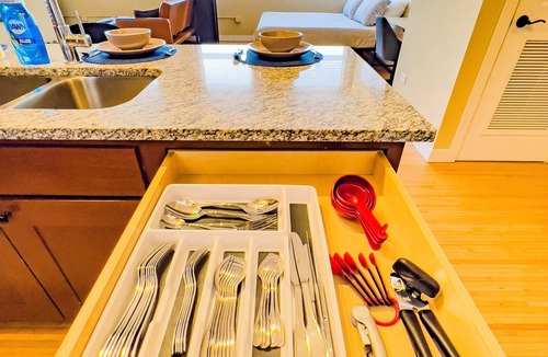 Lowertown Apartment | River Views and FREE Parking!