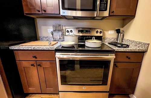 Lowertown Apartment | River Views and FREE Parking!