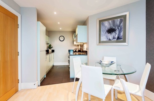 Vauxhall Apartment | River Views from Vauxhall, by Veeve