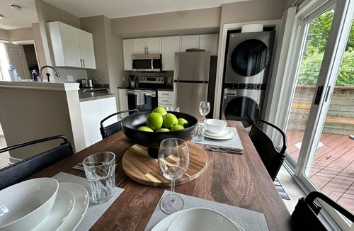 St. Catharines Apartment | River Views l Walker's Paradise l Coffee Station l Near Niagara Falls