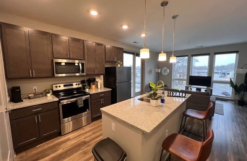 Broad Ripple Apartment | River Views & Monon Trail Steps Away: Chic Oasis