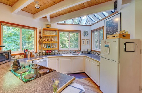 Belknap Springs Cottage | River Views, Private Hot Springs Tub, Forest +Deck