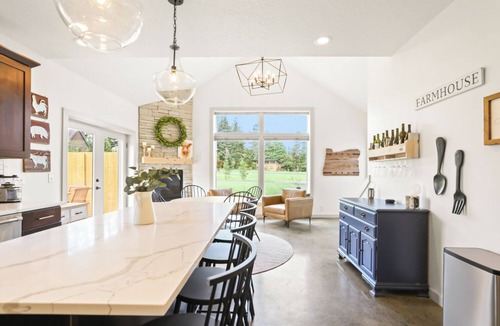 Newberg House | River Wine Farmhouse