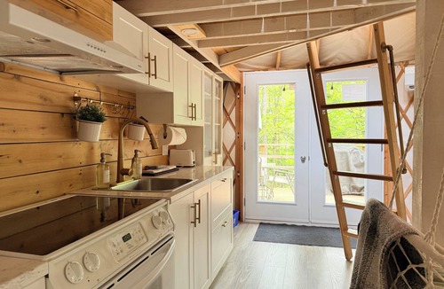 Sainte Rose du Nord Ski Chalet | River/Wooden Hottub Yurt in Nature