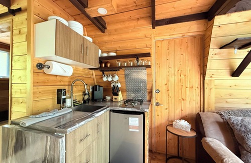 Sainte Rose du Nord Cabin | River/Wooden hottub Luxurious Shack in the forest