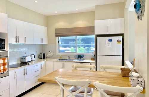 Sussex Inlet House | Riverbank Cottage - Waterfront