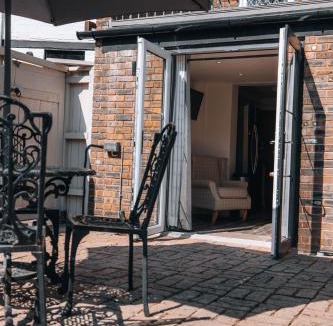 Ironbridge House | Riverbank Cottage