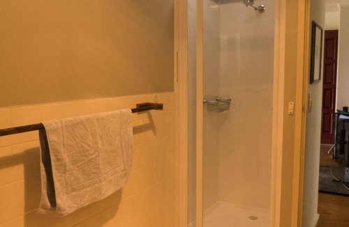 Gipsy Point Bed & Breakfast | Riverbed on the water