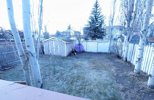 Southeast Calgary House | Riverbend Abode 5m to Fish Creek + W/D-BathTub