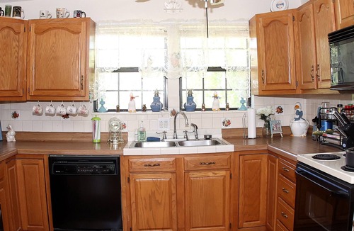 Leasburg House | Riverbend Getaway-Adventure awaits- minutes to swim, float, fish, hike and relax