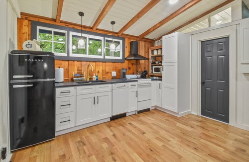 Berryville Cabin | Riverbend Retreat