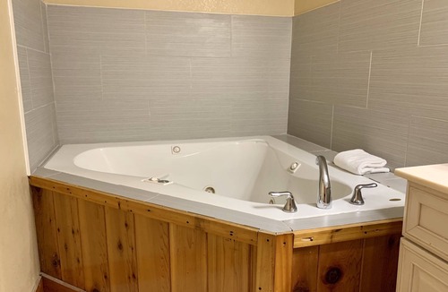 Pigeon Forge Hotel | Riverchase Lodge