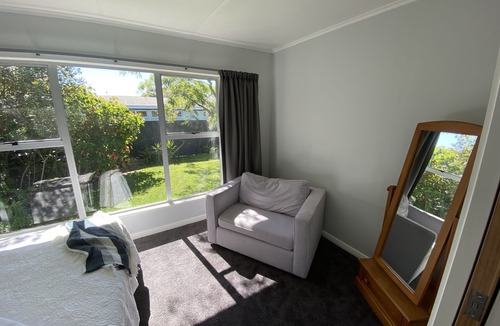 Palmerston North House | Riverdale Retreat - spa pool & spa bath