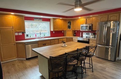 Martins Creek House | Riverfront 3-bedroom house