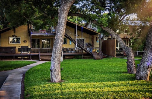 Dennis House | Riverfront 5 Bedroom House + Spa