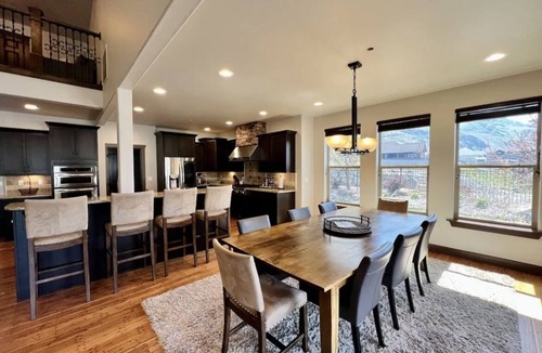 Orondo House | Riverfront- 5 Mins to Chelan+Views+Pool