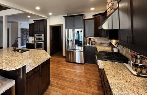 Orondo House | Riverfront- 5 Mins to Chelan+Views+Pool