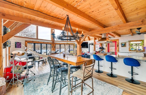 Newtonville Cabin | Riverfront A-Frame Cabin in Troy w/Pool & Dock!