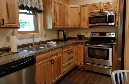 Warrensburg Cabin | RIVERFRONT ADIRONDACK LOG CABIN