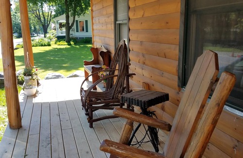 Warrensburg Cabin | RIVERFRONT ADIRONDACK LOG CABIN