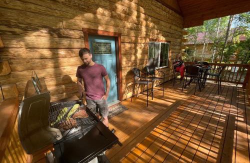 Houston House | Riverfront, Authentic, Luxury Log Cabin-Black Bear