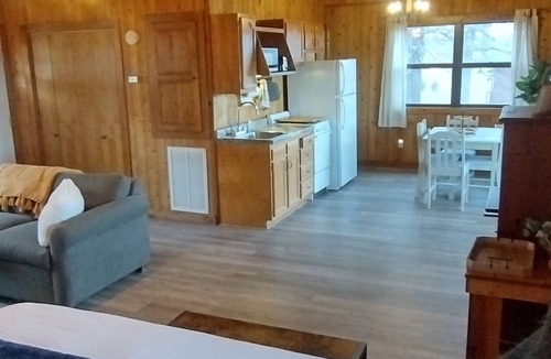 Berryville Cabin | Riverfront Blue Heron Cabin on the Kings River