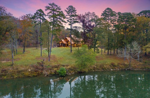 Golden Cabin | Riverfront Cabin-160 acres/Mtn & River Views!Hiking Trails!Kayaks Provided!