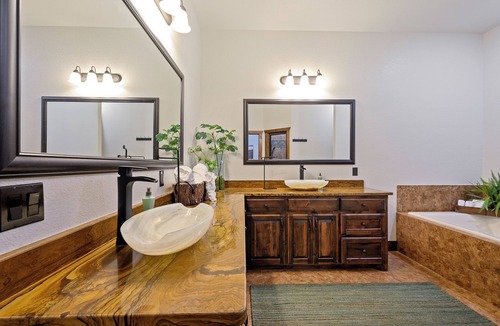 Golden Resort | Riverfront Cabin, Bunkhouse & Saloon-160 Acres/Hiking Trails!Kayaks Provided!