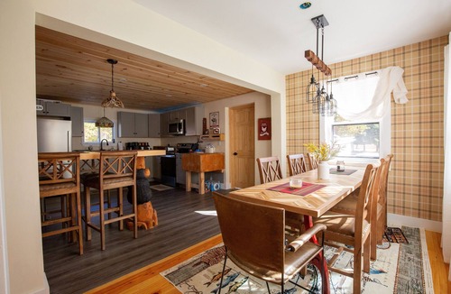 Jackson House | Riverfront Cabin Getaway