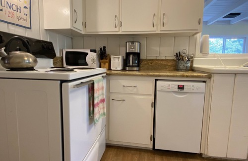 Placerville House | Riverfront Cabin in Coloma!