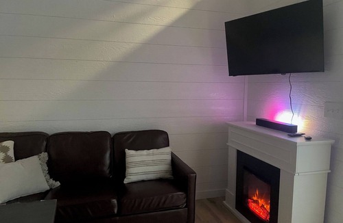 Elma Cabin | Riverfront Cabin on the Satsop River