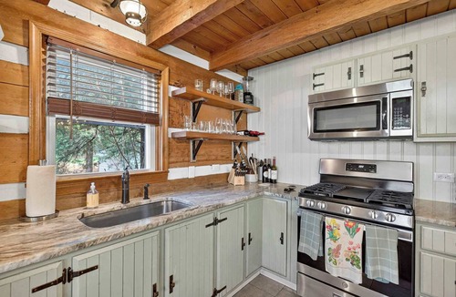 Fishers Hill Cabin | Riverfront cabin w/hot tub & deck