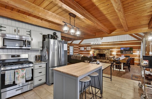 Fishers Hill Cabin | Riverfront cabin w/hot tub & deck